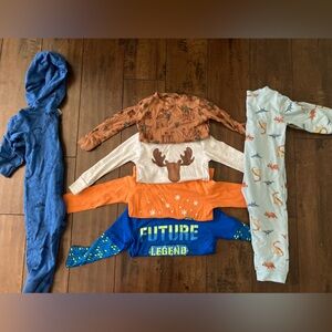 Various baby clothes